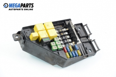 Fuse box for Land Rover Freelander I (L314) 2.0 Td4 4x4, 112 hp, 2002