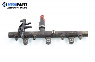 Fuel rail for Peugeot 406 2.0 HDI, 109 hp, station wagon, 2002