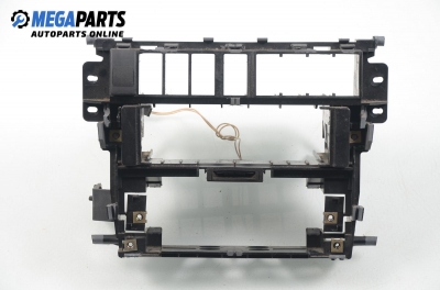 Consola centrală pentru Audi A4 (B5) 2.6 Quattro, 150 cp, sedan, 1995