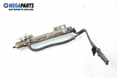 Fuel rail for Volvo S40/V40 2.0, 140 hp, station wagon automatic, 1997