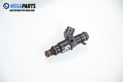 Gasoline fuel injector for Honda CR-V II (RD4–RD7) 2.0, 150 hp, 2002